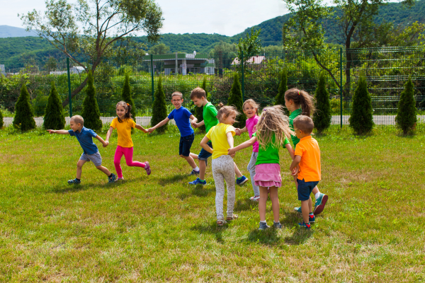 Buscando Espaços Adaptados: Facilitando a Inclusão Social de Crianças Autistas na sociedade através da integração sensorial